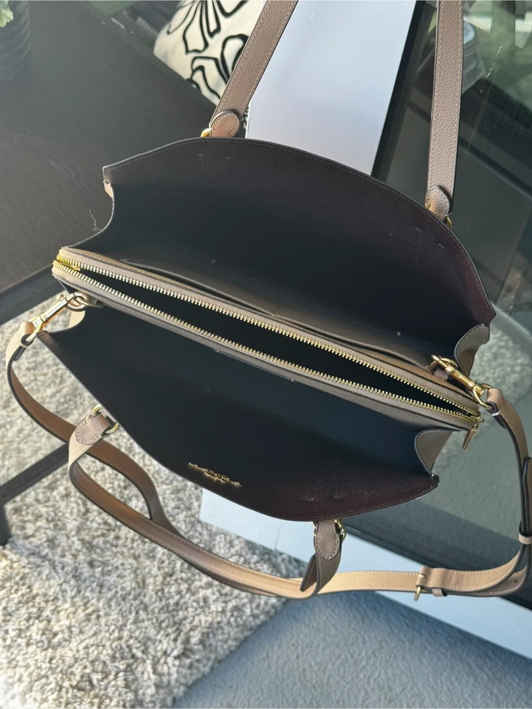 Coach Leather Tote Bag image indicator(4)