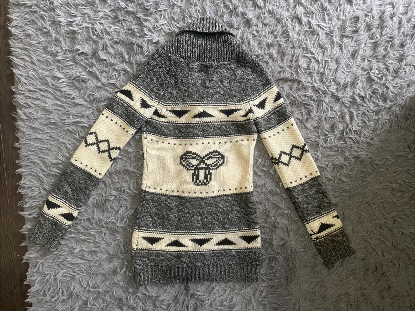 TNA 100% Lamswool Cardigan - XS image indicator(6)