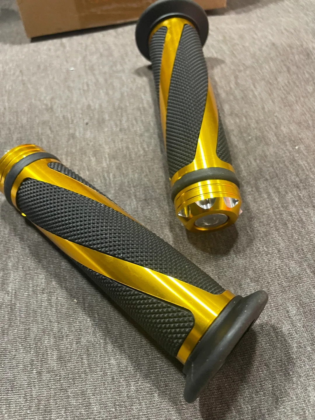 Motorcycle Handle Grips - Gold & Black image indicator(2)