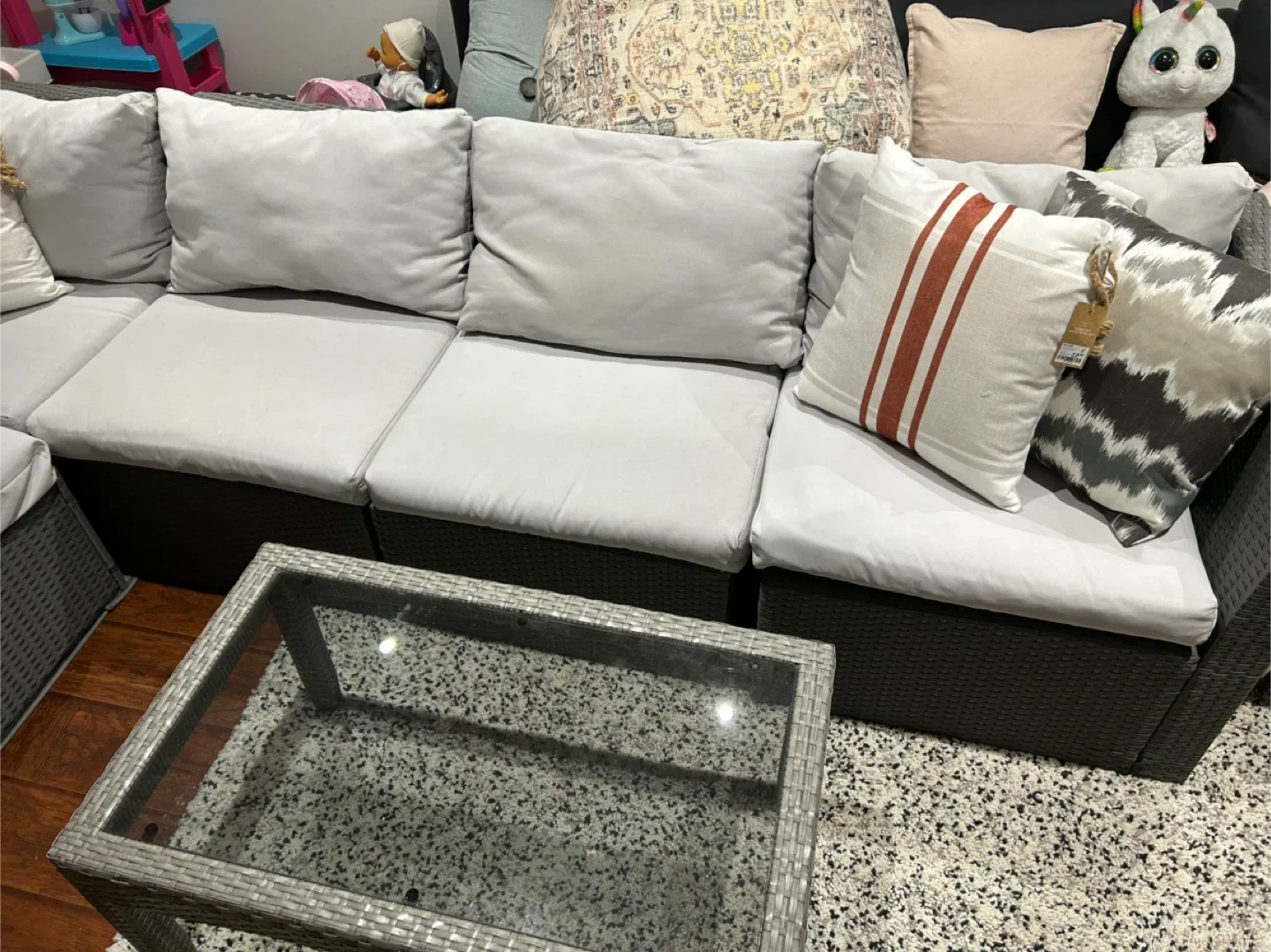 Patio furniture & 4 decorative pillows image indicator(3)