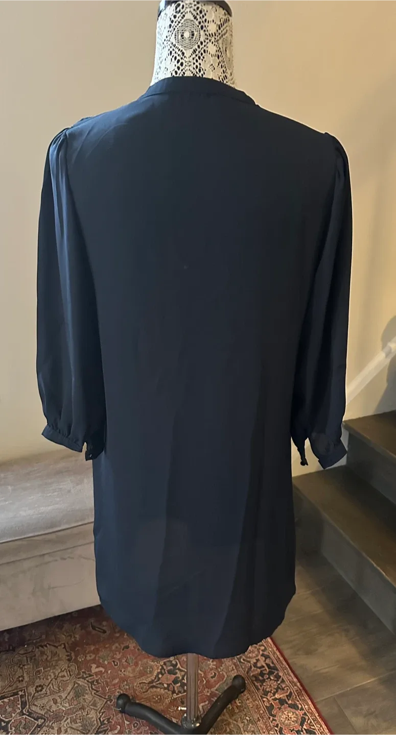 Tunic style top - small - $5 - East York image indicator(2)