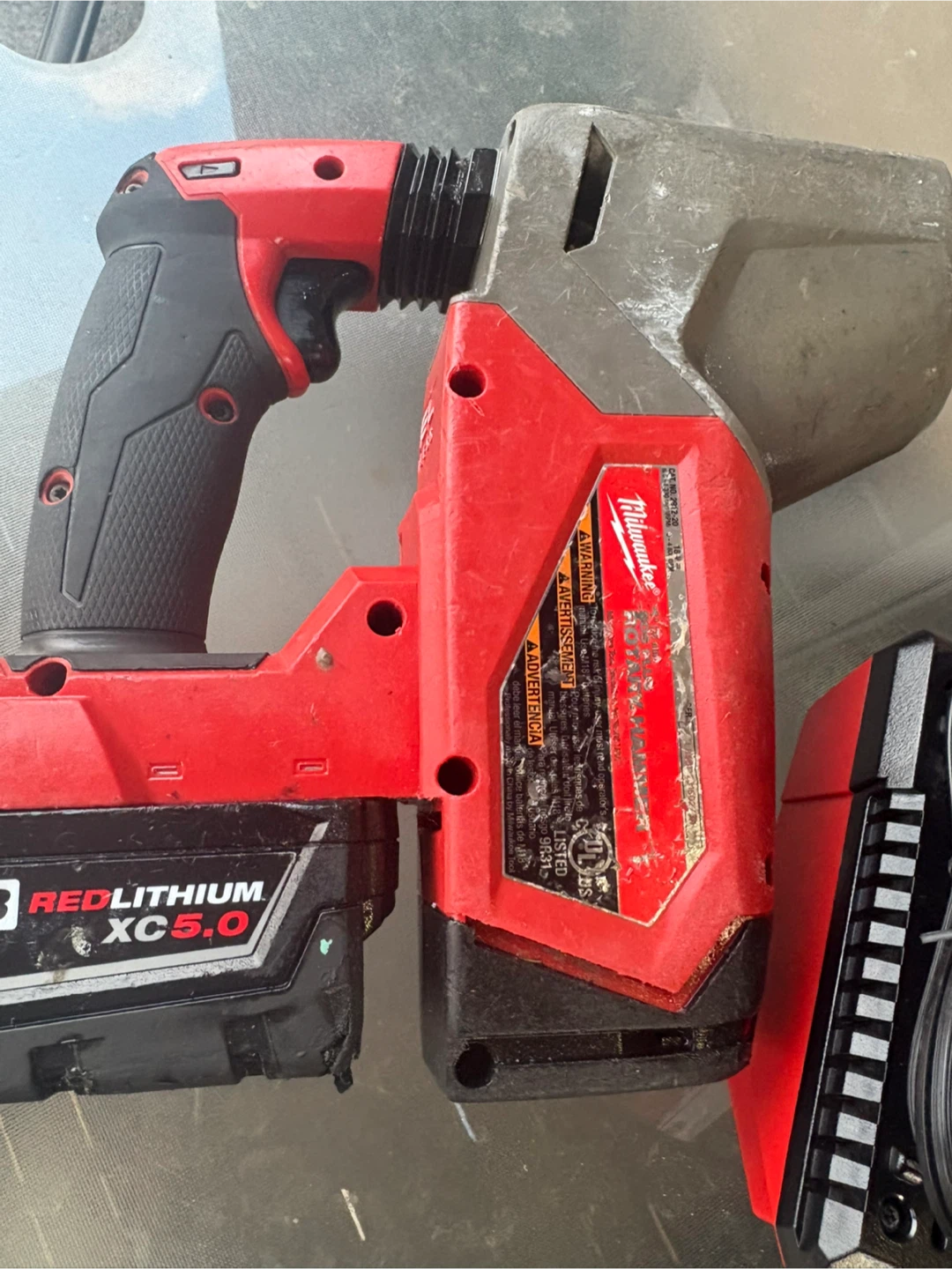 Milwaukee M18 FUEL Rotary Hammer Drill - photo 4