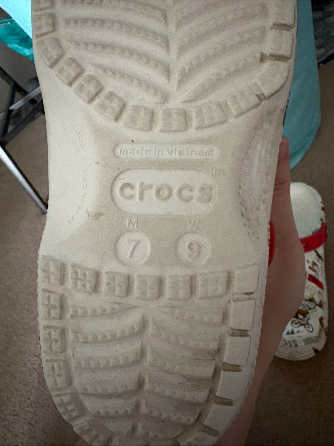 Crocs Peanuts Clogs - Size M7/W9 - photo 2