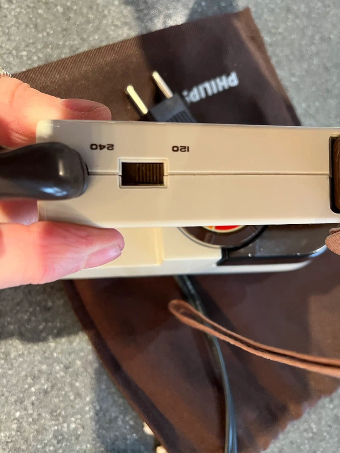 Philips Mini Travel Iron - photo 2