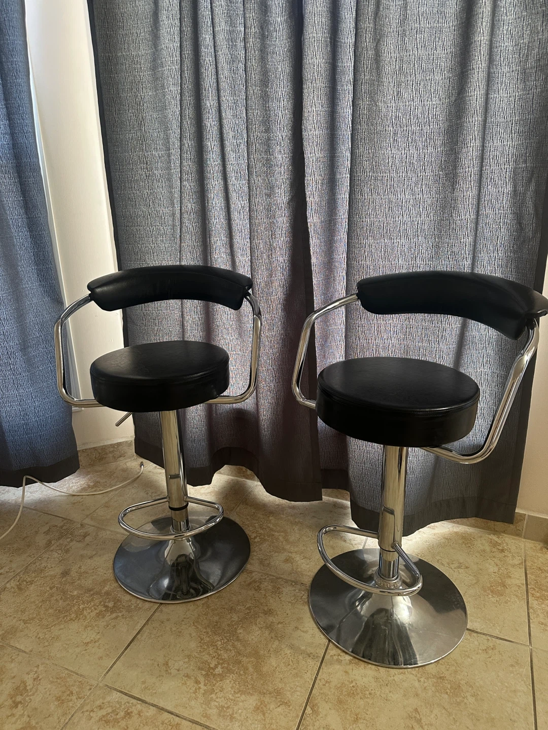 Set of 2 Black Bar Stools