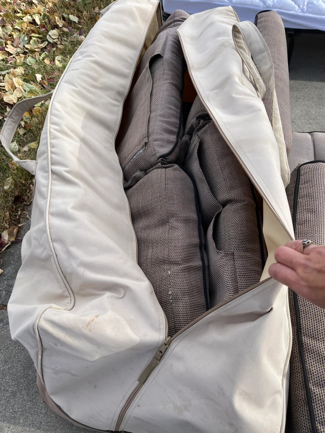 Outdoor 4 Chair Cushions with Carrying Bag - photo 5