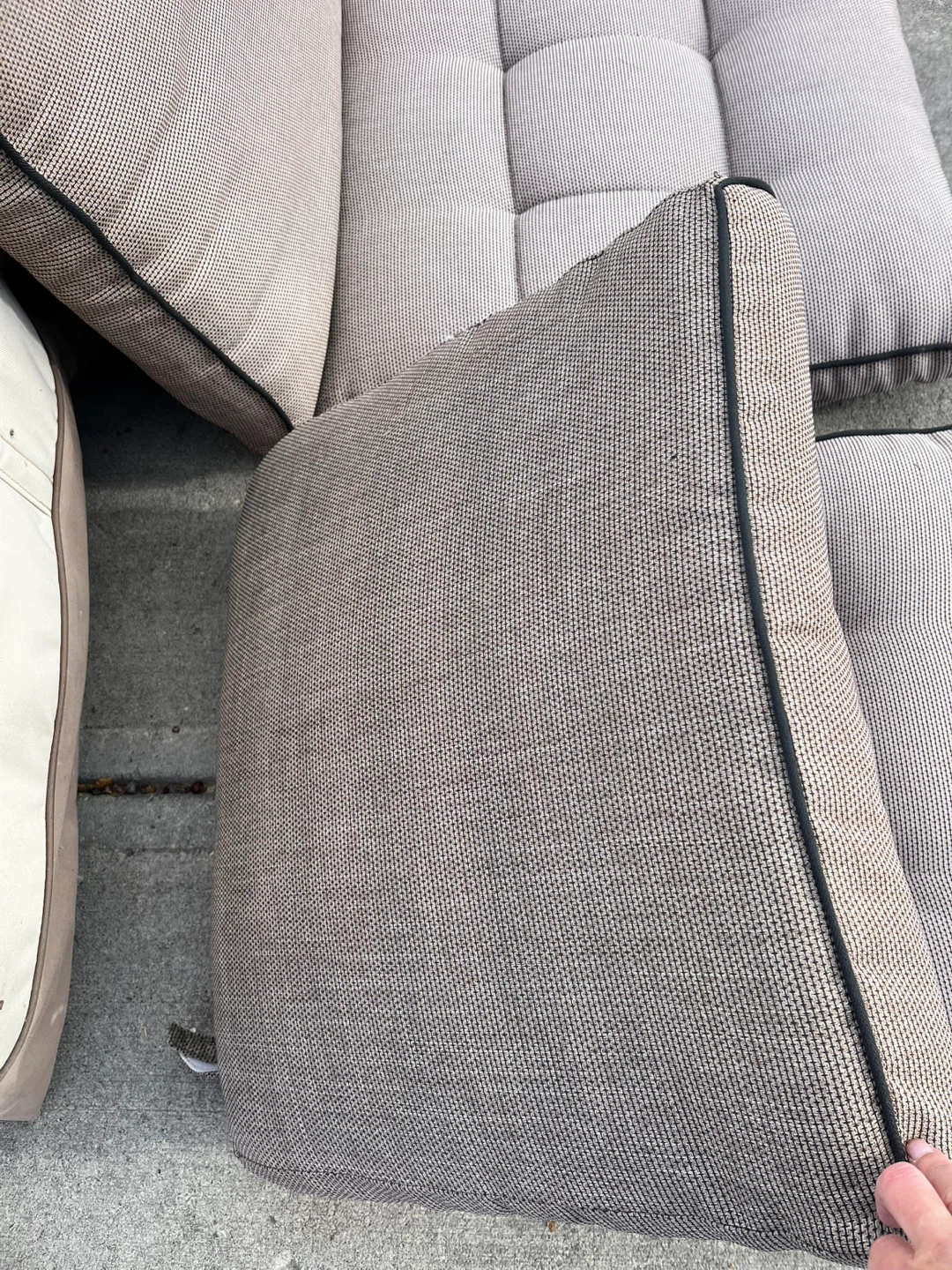 Outdoor 4 Chair Cushions with Carrying Bag - photo 3