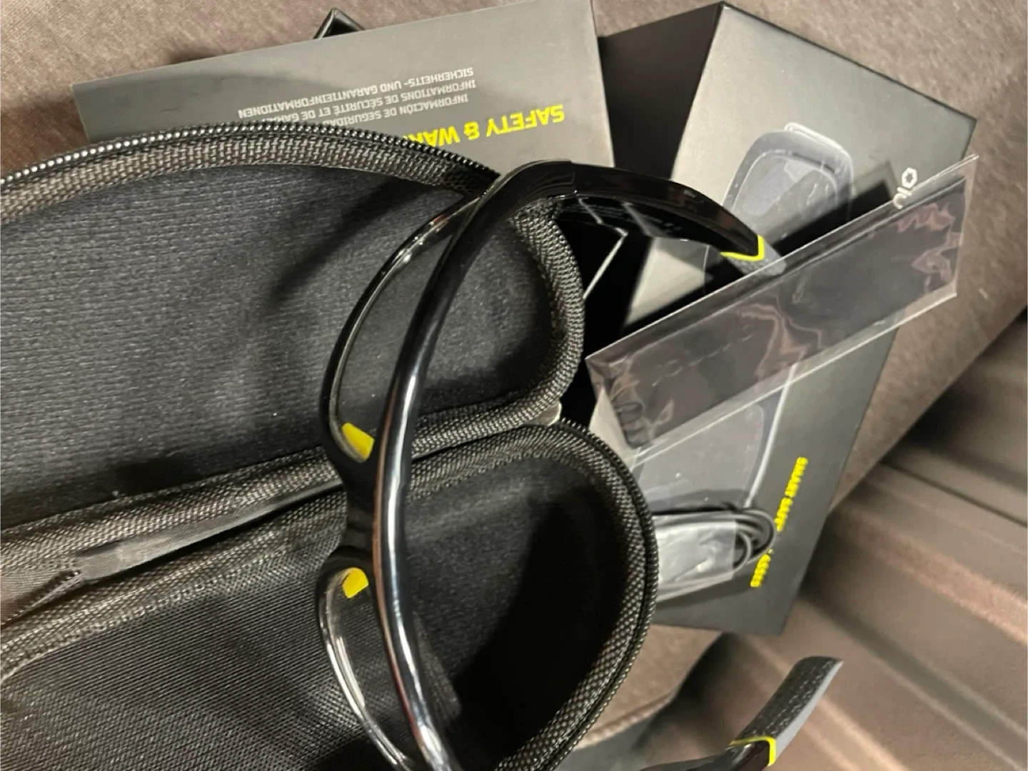 Lucyd Armor Smart Safety Glasses image indicator(3)