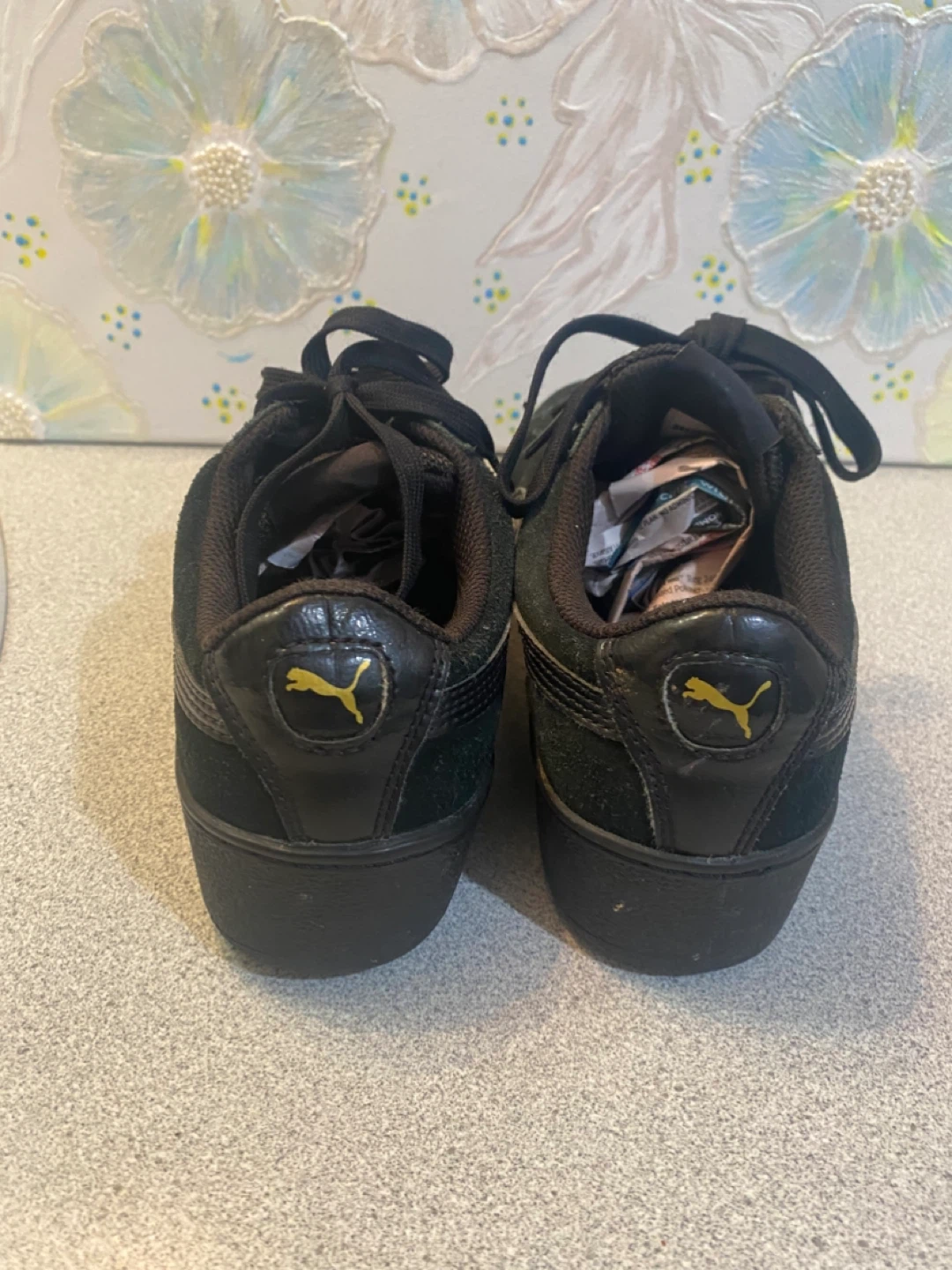 Puma Suede Shoes - Black - Size 7.5 ( women) - photo 3