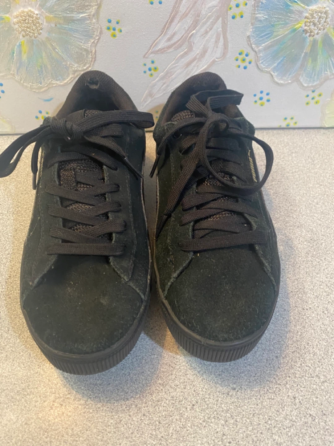 Puma Suede Shoes - Black - Size 7.5 ( women)