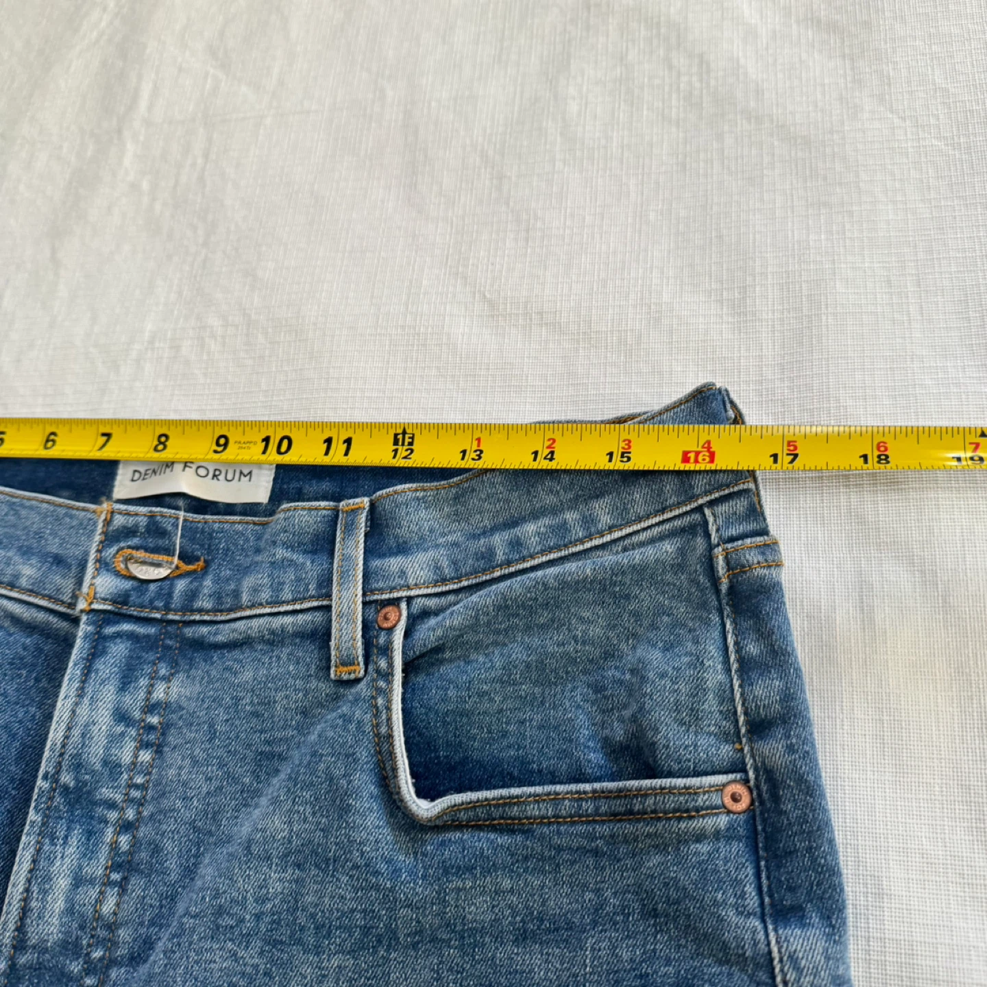 Denim Forum '90s Snatched Mid-Rise Straight Jeans - Size 32 - photo 4