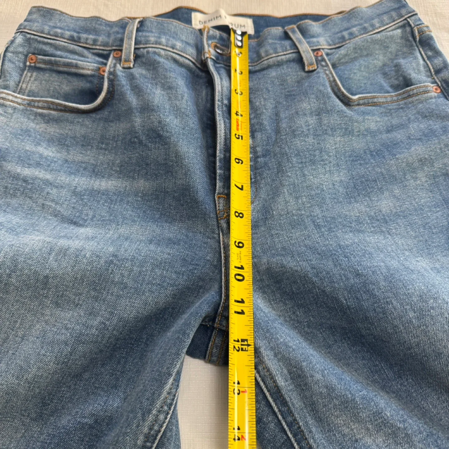 Denim Forum '90s Snatched Mid-Rise Straight Jeans - Size 32 image indicator(5)