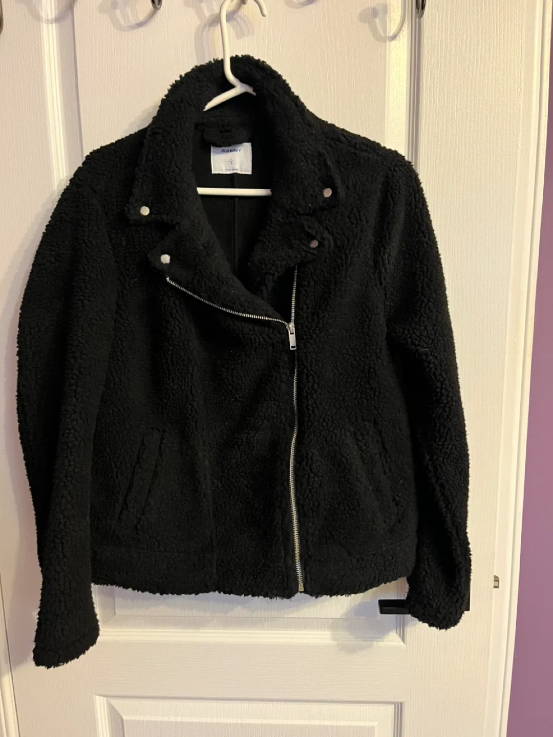 Old Navy Black Sherpa Jacket - Size Large 🥕