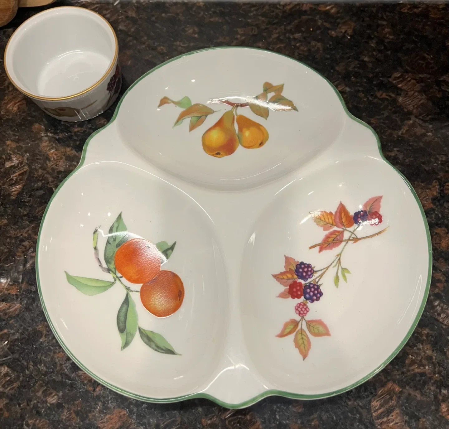 Royal Worcester Evesham Porcelain Dish image indicator(6)