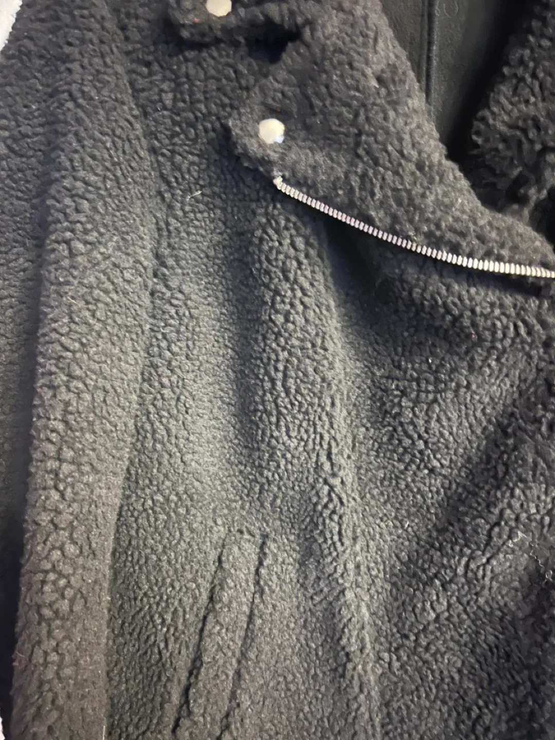 Old Navy Black Sherpa Jacket - Size Large 🥕 image indicator(3)