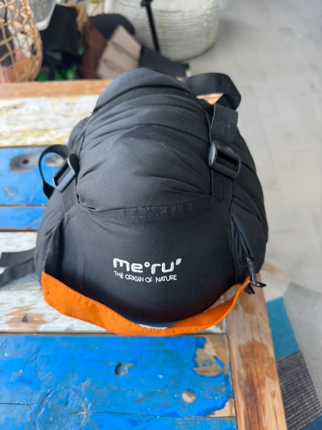 Meru Sleeping Bag - Black thumbnail