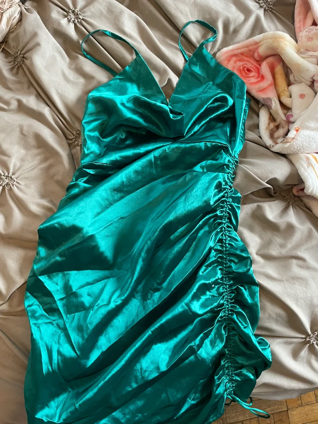 Green Ruched Mini Dress image indicator(4)