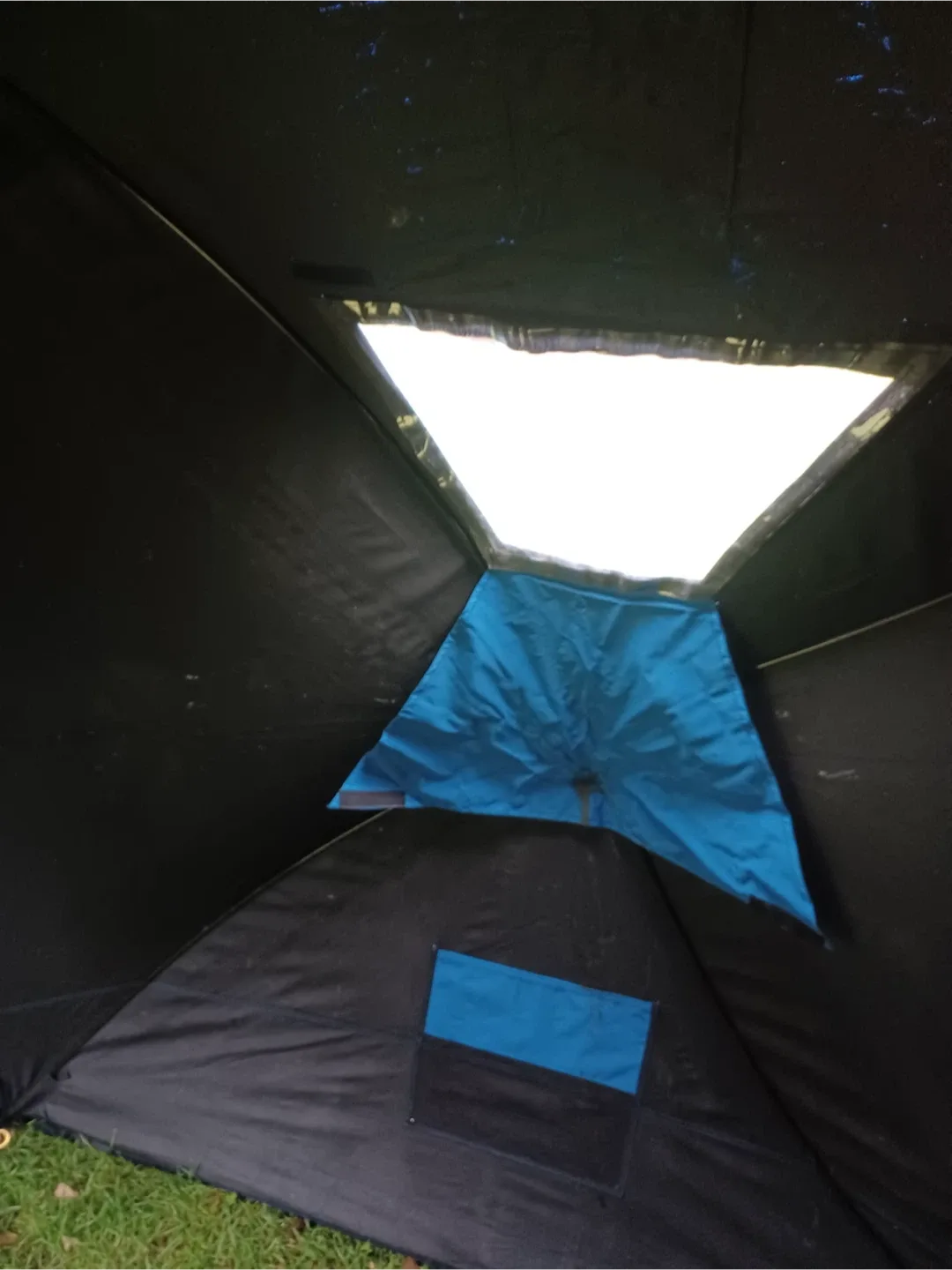 Portable Ice Fishing Shelter - Blue image indicator(2)