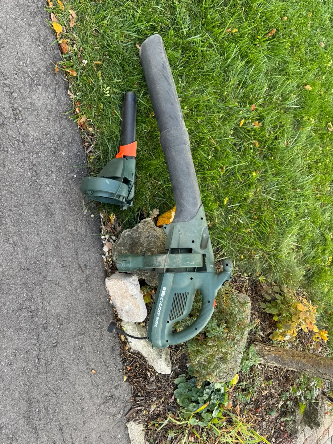 Black & Decker BV2900 Leaf Blower/Vacuum image indicator(2)