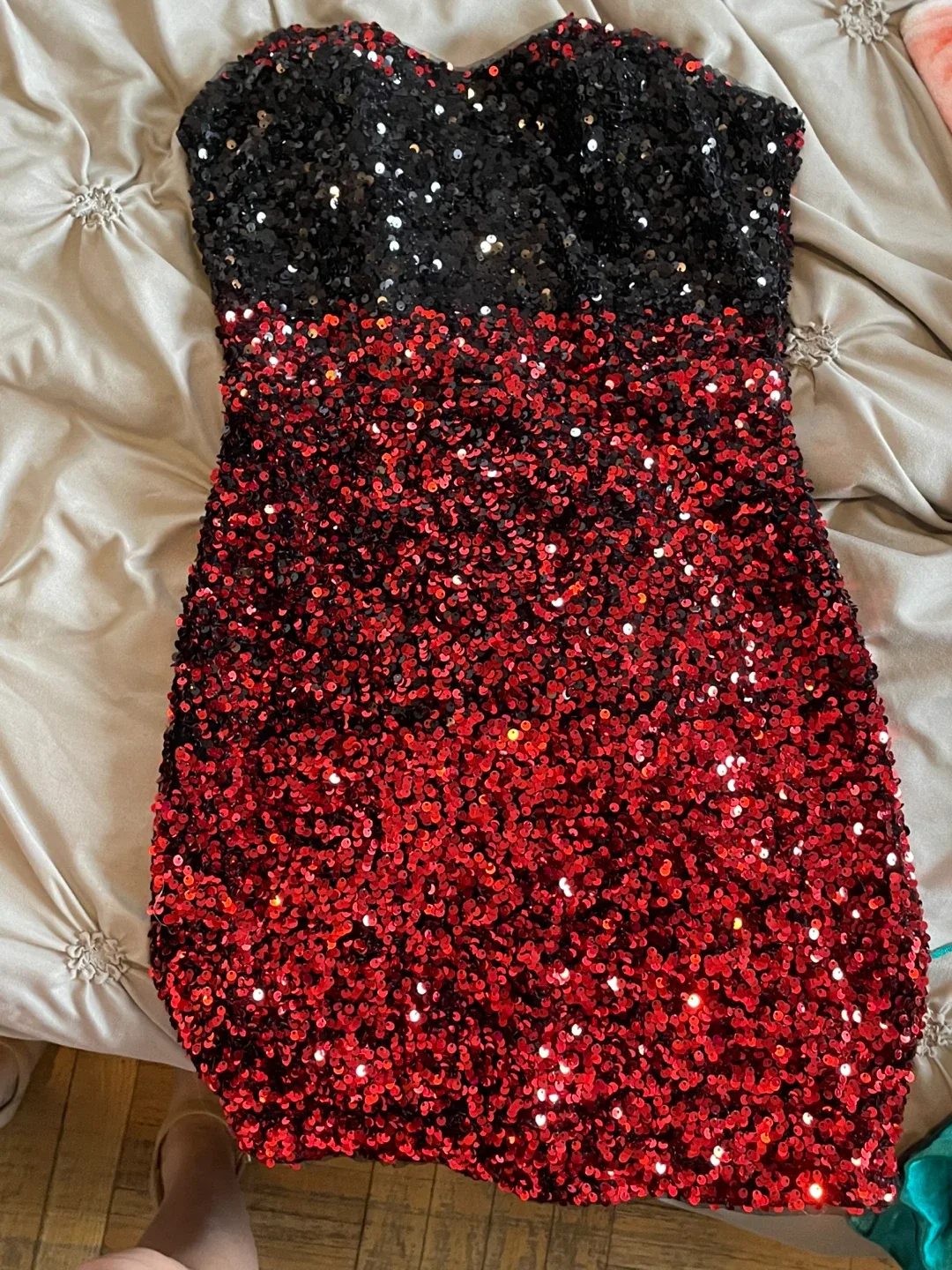 Red & Black Sequin Dress image indicator(3)
