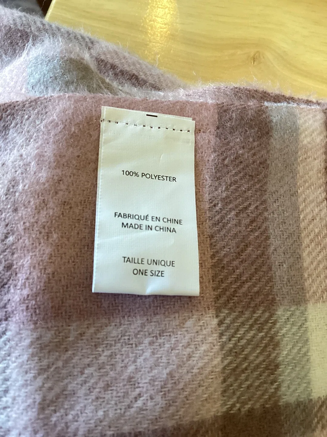 BRAND NEW HAT & SCARF SET image indicator(2)