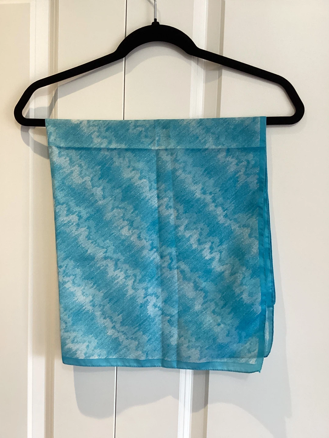 TURQUOISE SQUARE SCARF