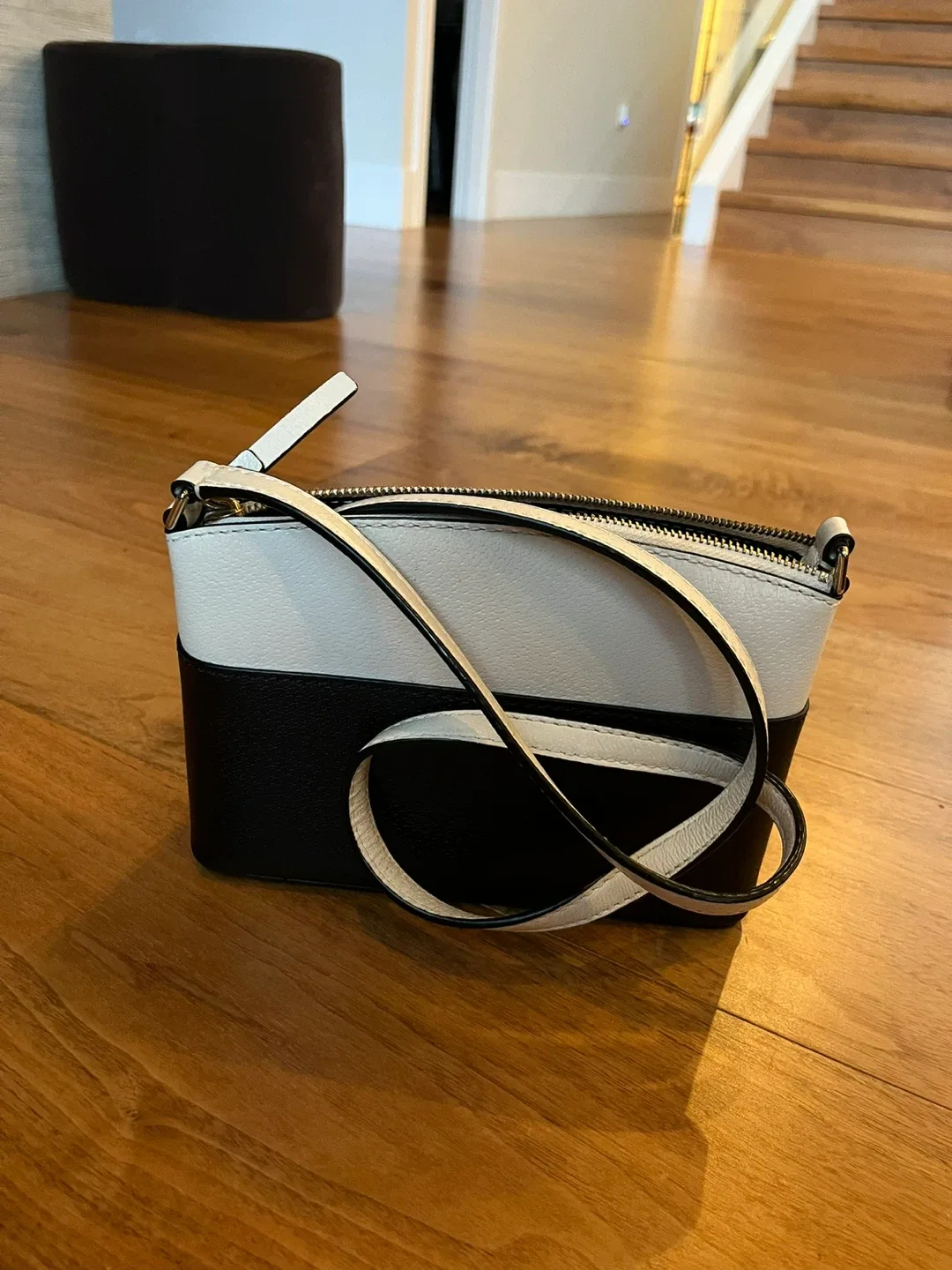 Kate Spade Black & White Crossbody Bag image indicator(2)