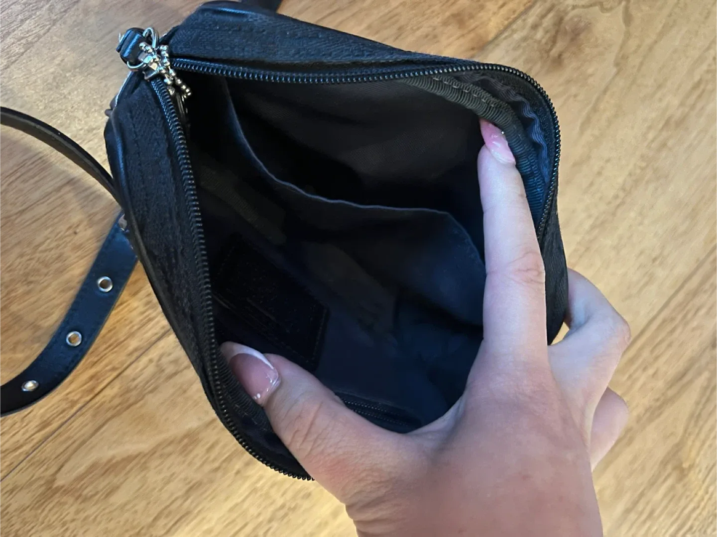 Coach fanny pack image indicator(3)