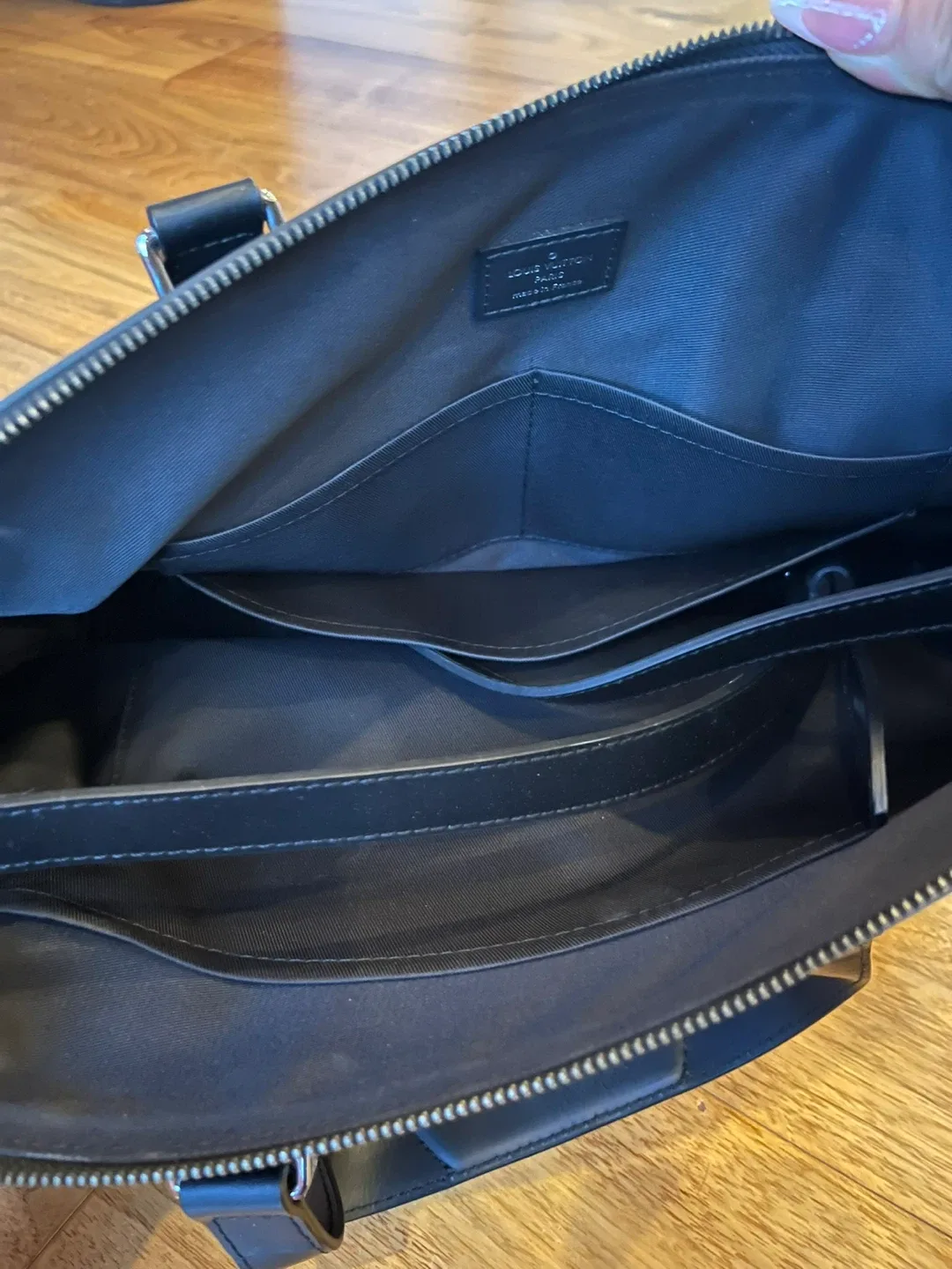 Louis Vuitton Bag (AUTHENTIC!) image indicator(4)