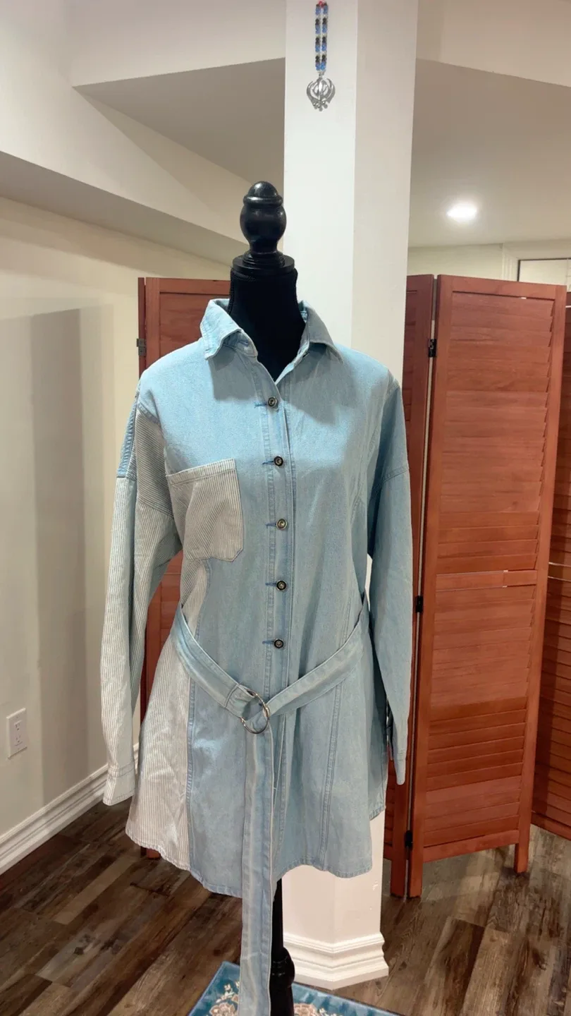 Women's Clothing Lot image indicator(7)