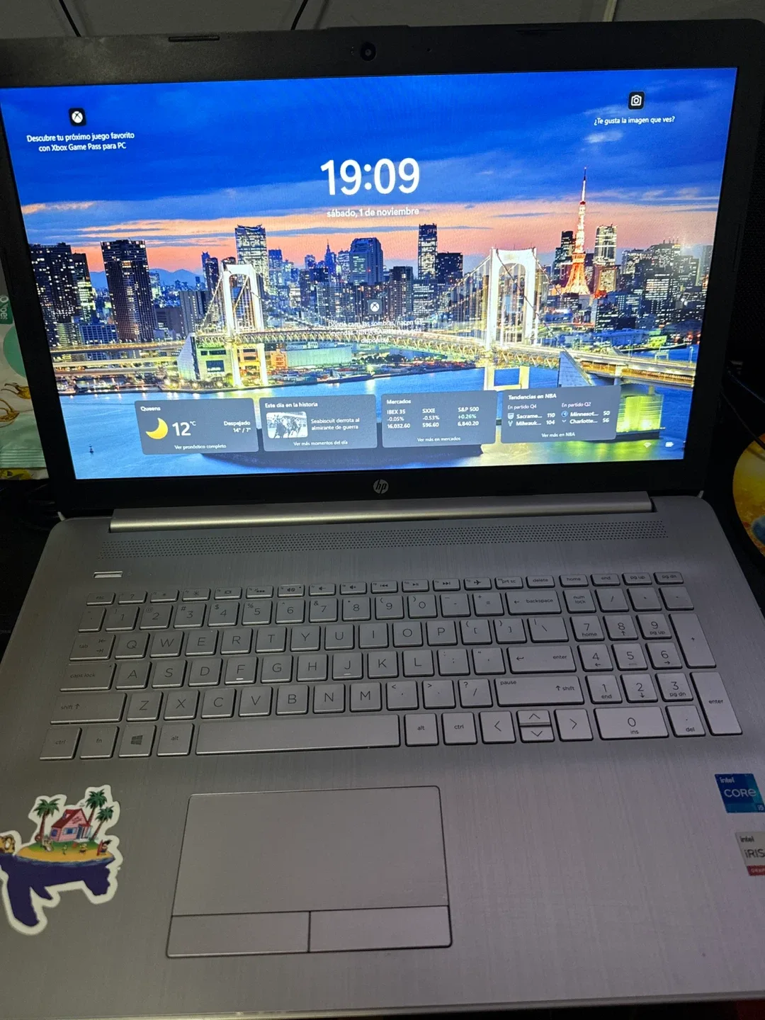 HP Laptop - Silver con mouse y mando alámbrico image indicator(4)