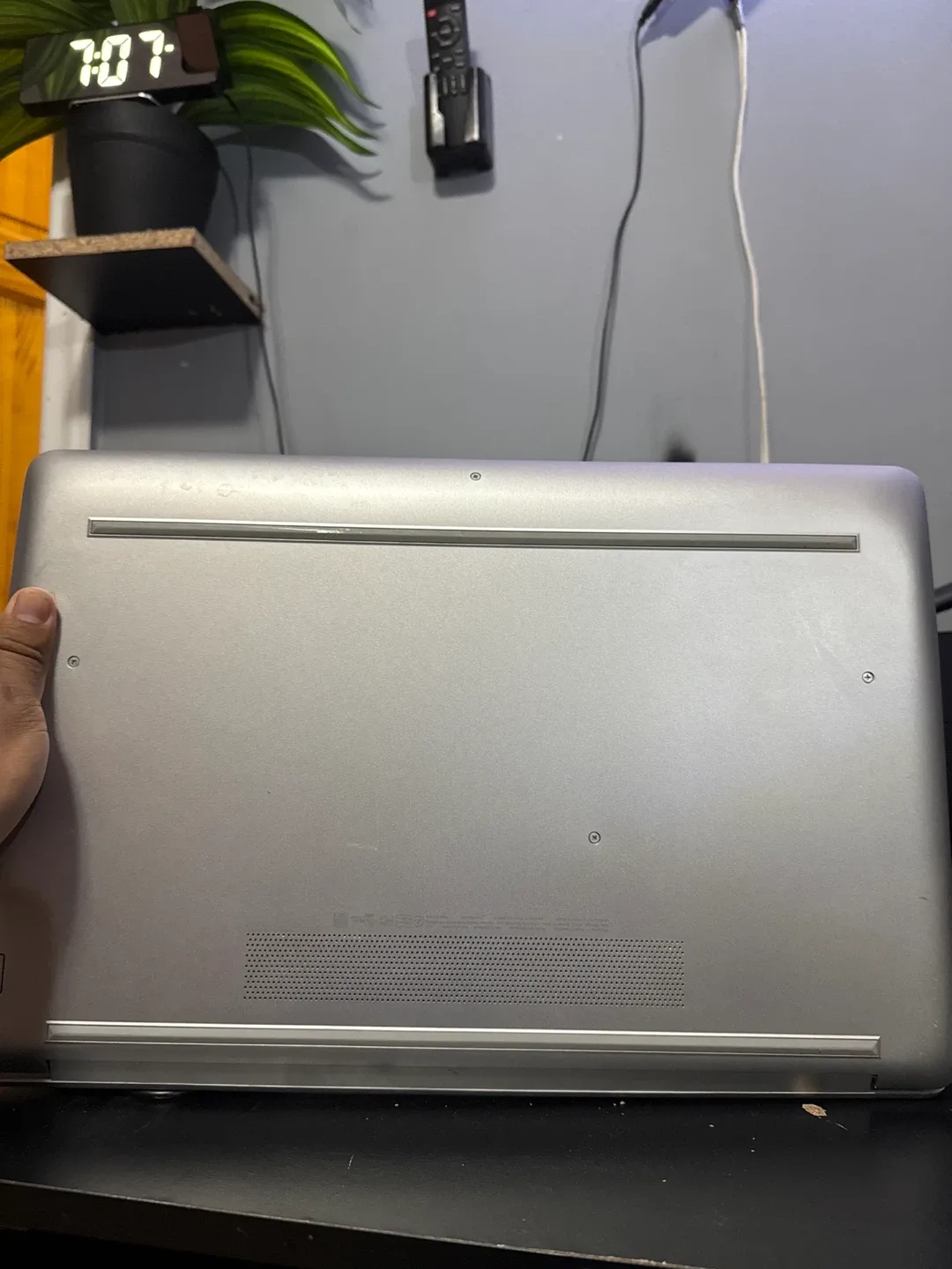 HP Laptop - Silver con mouse y mando alámbrico image indicator(2)