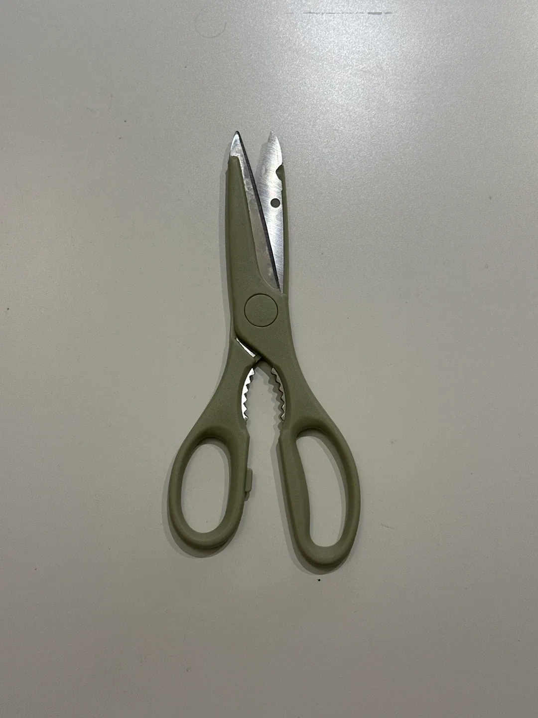 Kitchen Shears - Olive Green image indicator(2)