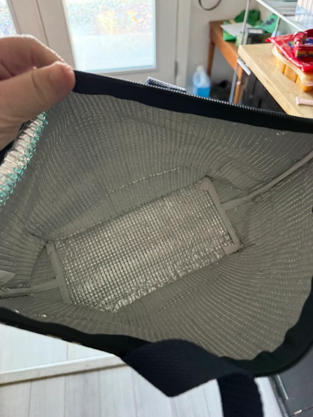 Black & White Patterned Insulated Lunch Bag image indicator(2)