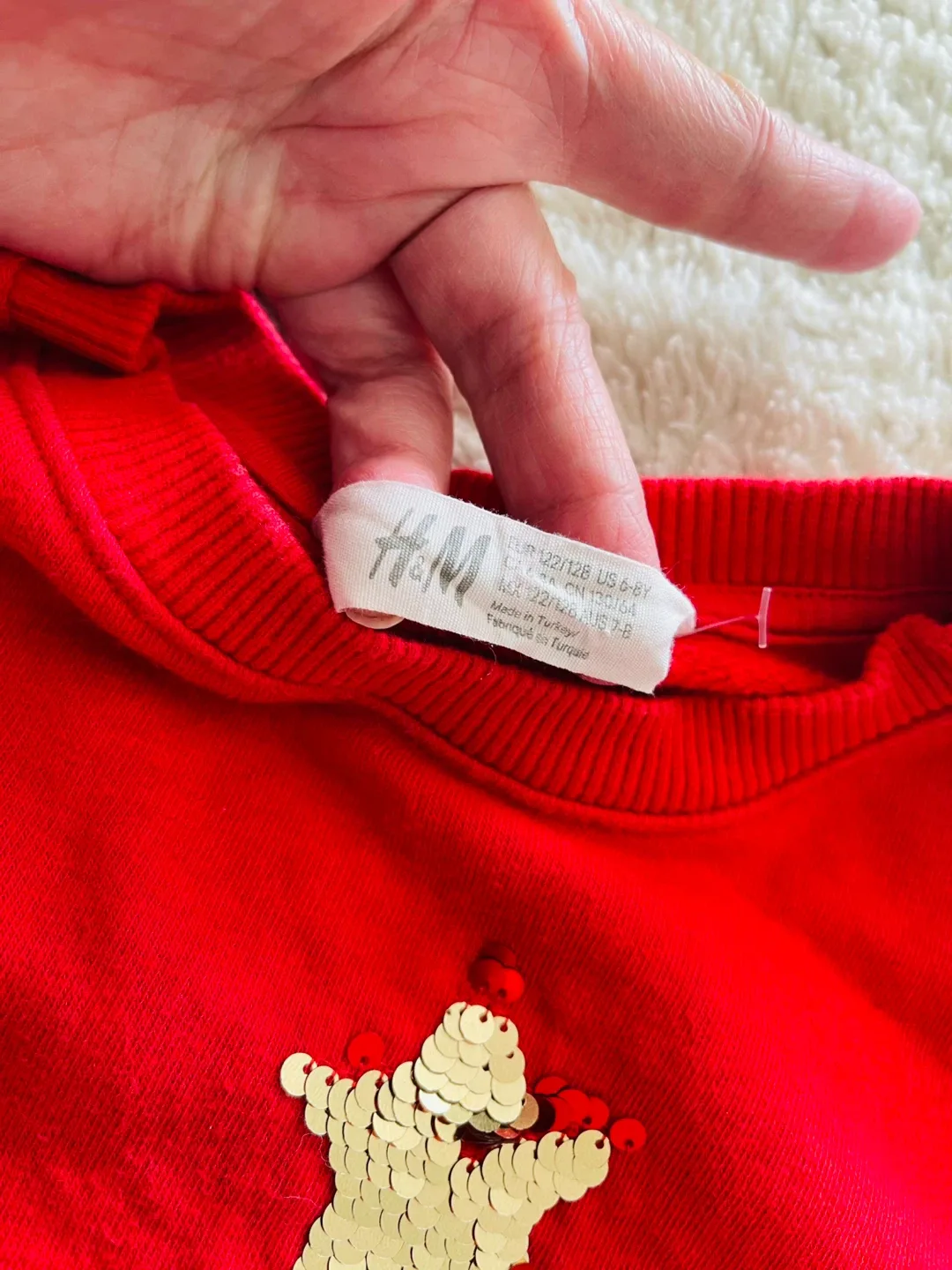 H&M Red Tree Rex Sequin Sweatshirt - Size 5-6Y image indicator(3)