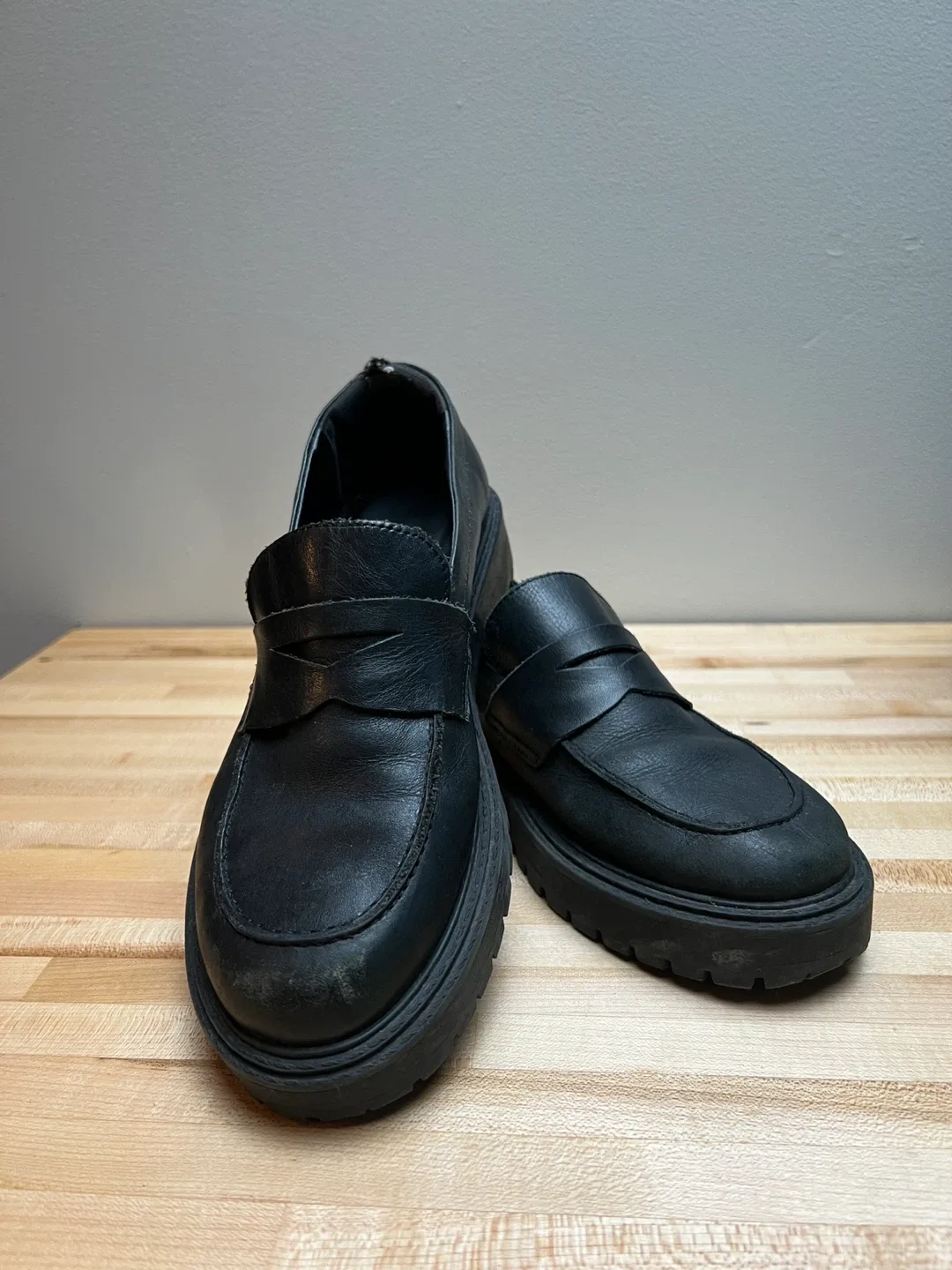 Arezzo Black Leather Loafers Size 6 image indicator(3)