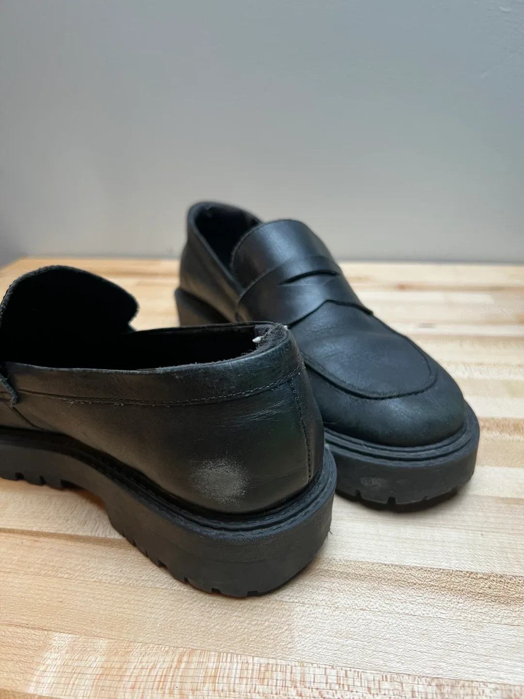 Arezzo Black Leather Loafers Size 6 image indicator(4)
