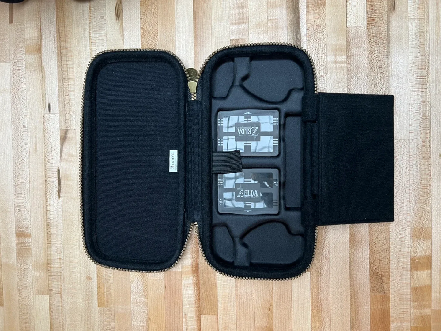 Nintendo Switch Zelda Breath of the Wild Case image indicator(2)