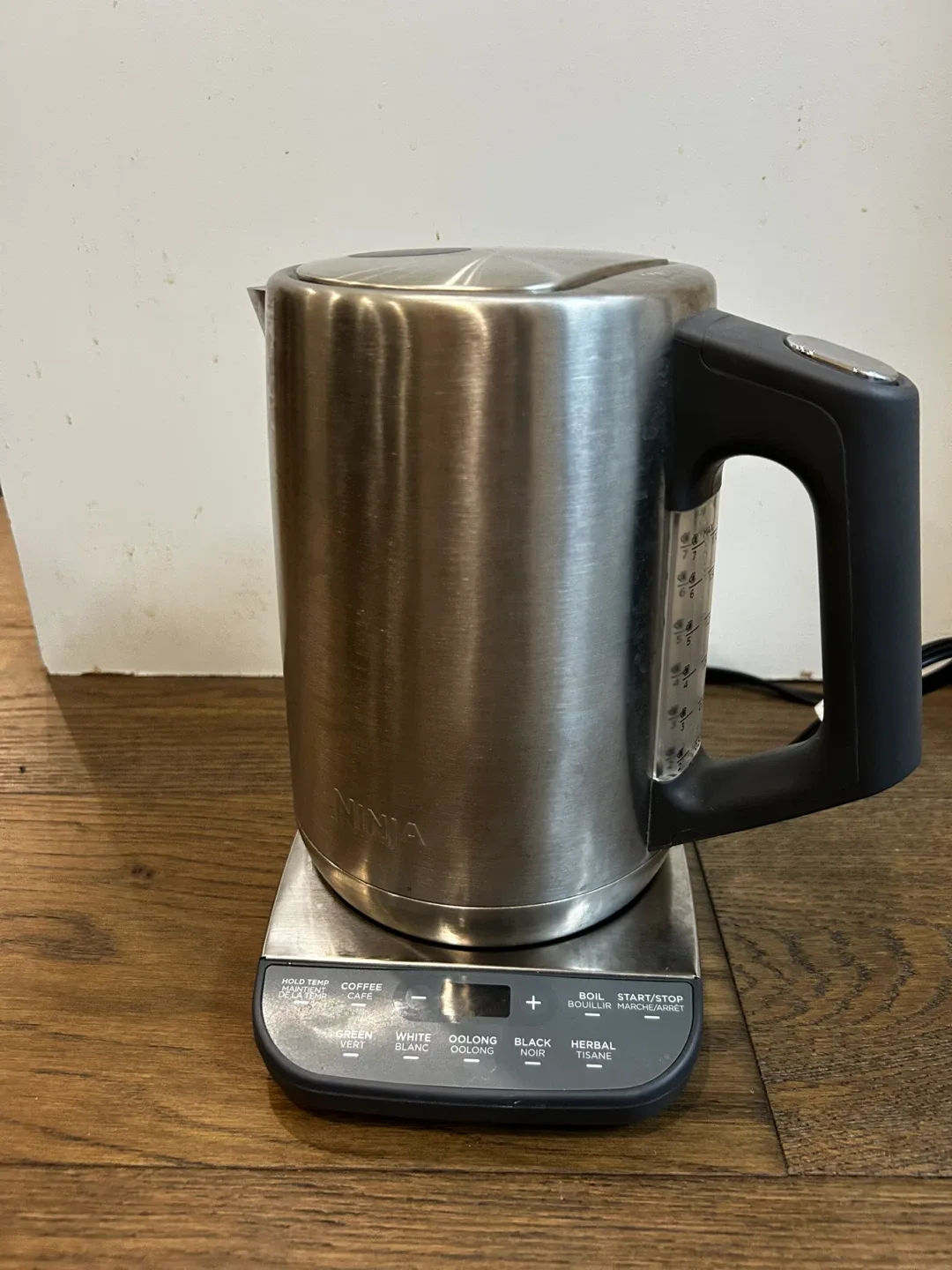 Ninja Precision Temperature Kettle - Like New! image indicator(2)