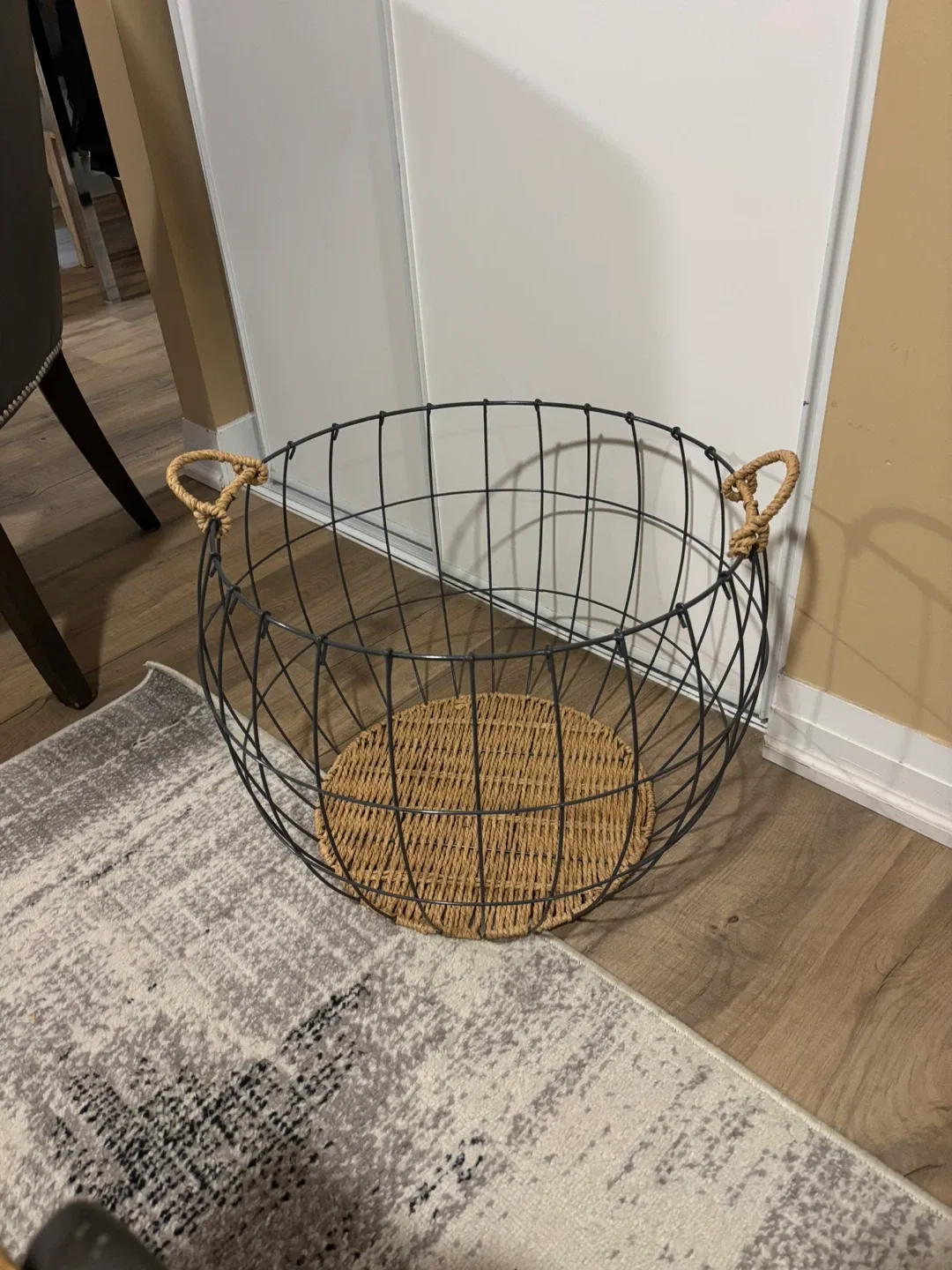 Large Wire Basket with Rope Handles thumbnail