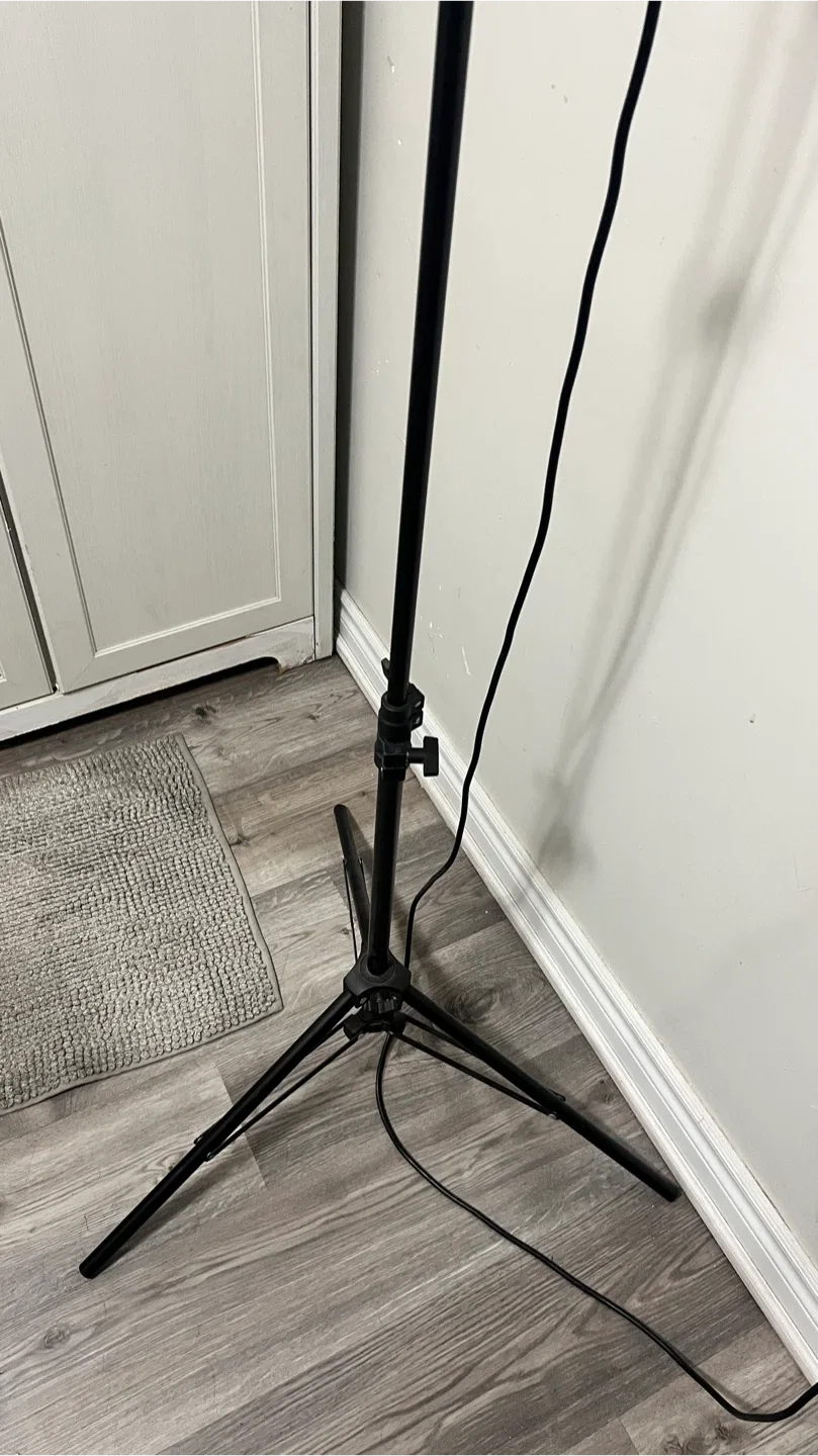 Adjustable Floor Lamp image indicator(2)