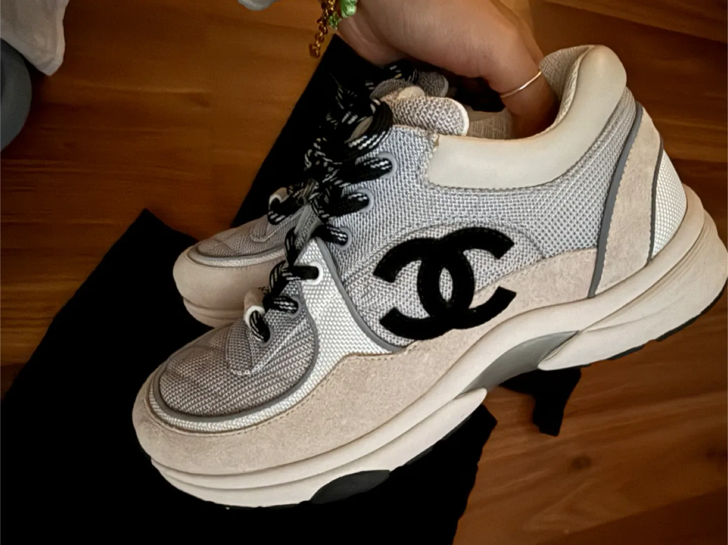 Chanel Sneakers image indicator(2)