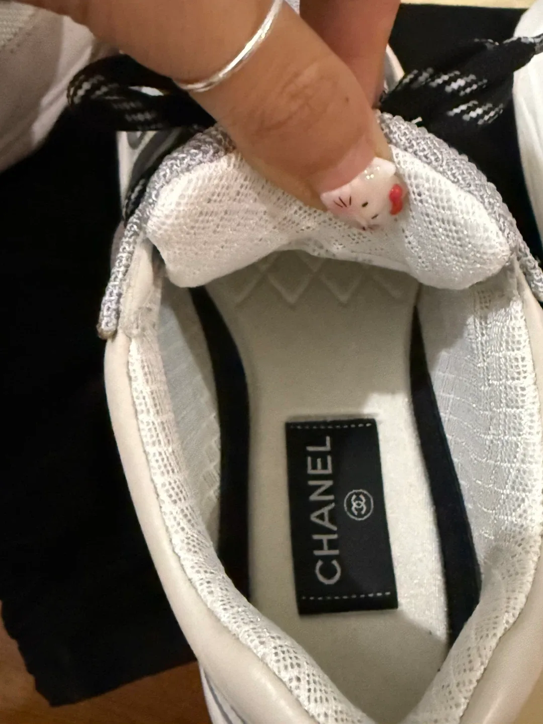 Chanel Sneakers image indicator(10)
