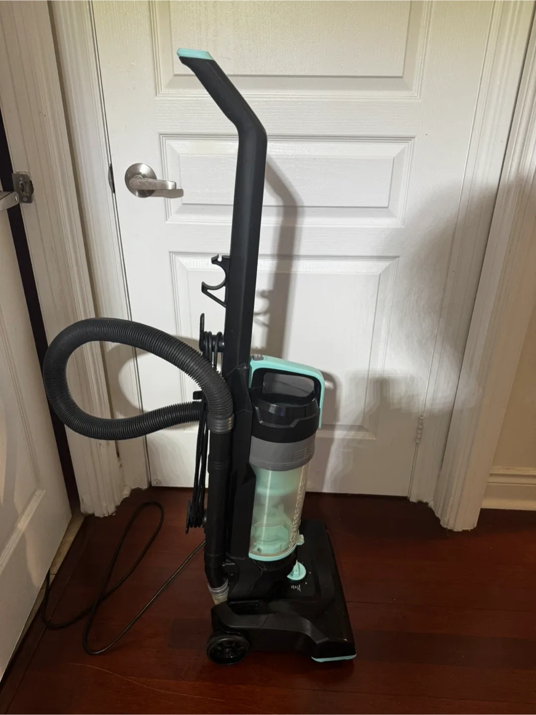 Bissell PowerForce Vacuum image indicator(2)