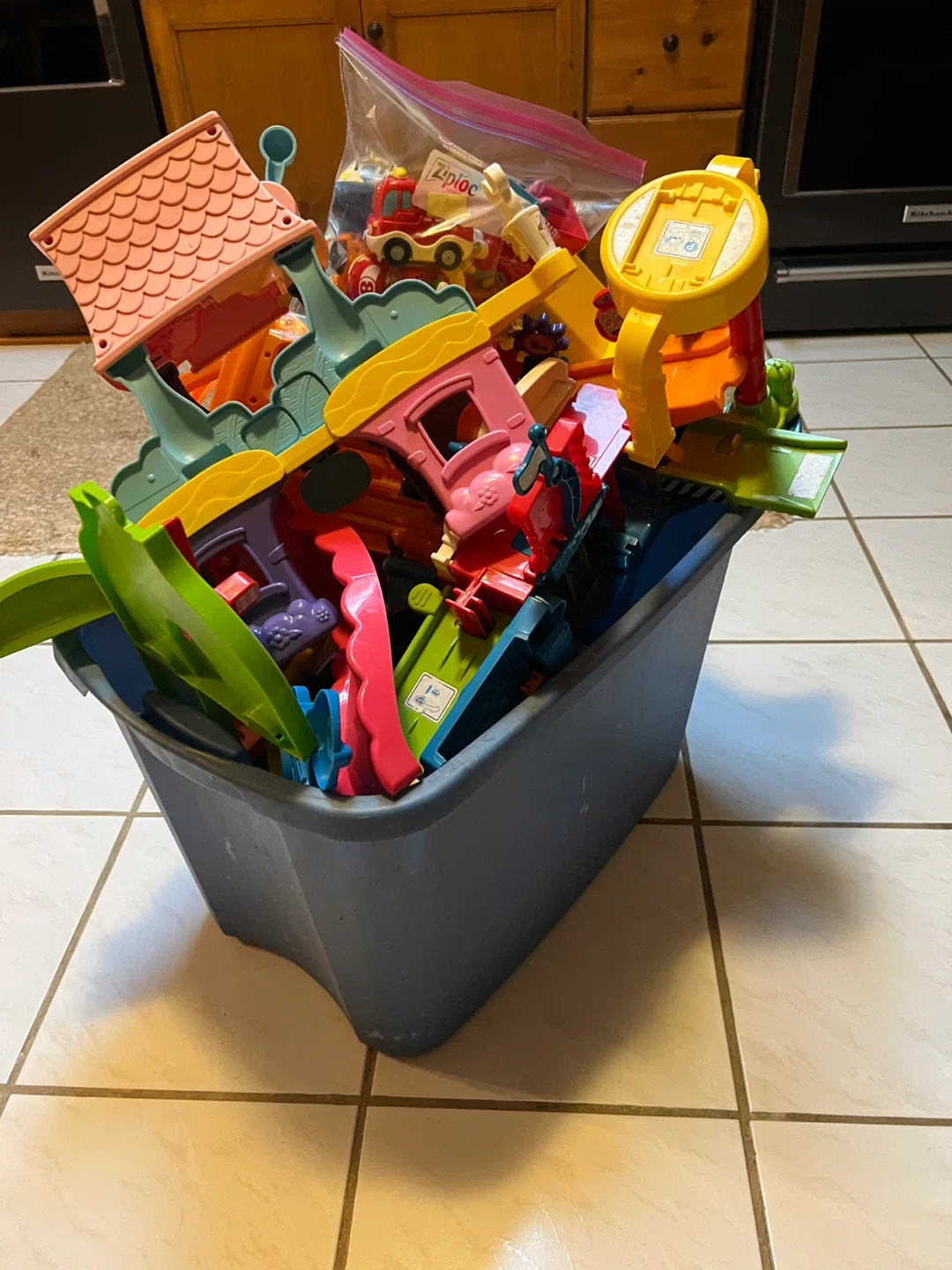 Race track toys.  Can’t get remote working image indicator(6)