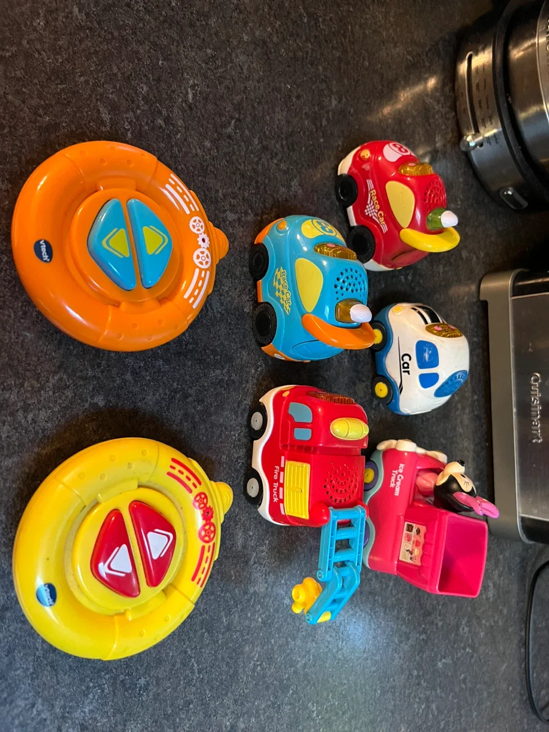 Race track toys.  Can’t get remote working image indicator(5)