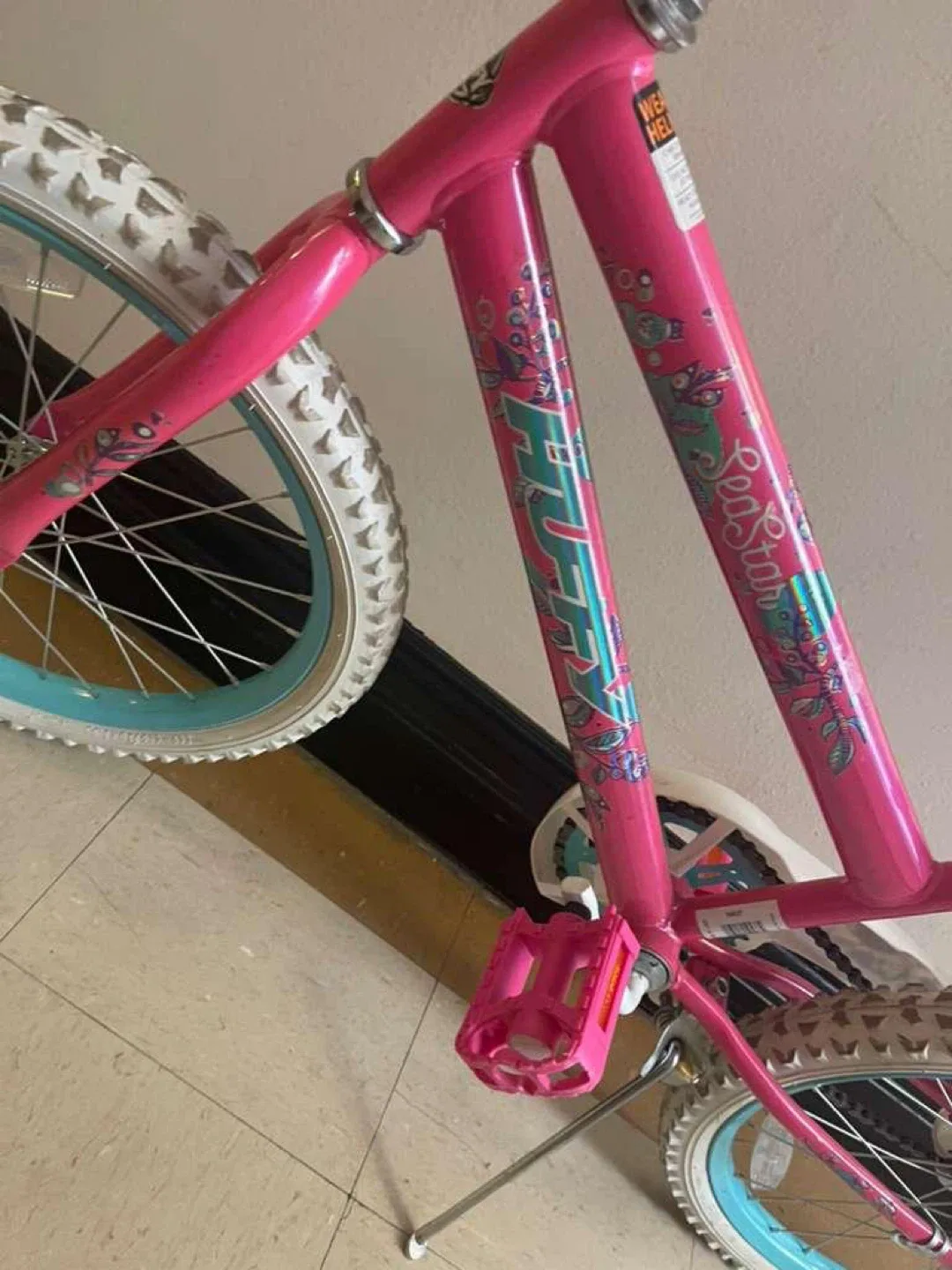 Huffy Illuminate 20 inch Girls Bike image indicator(8)