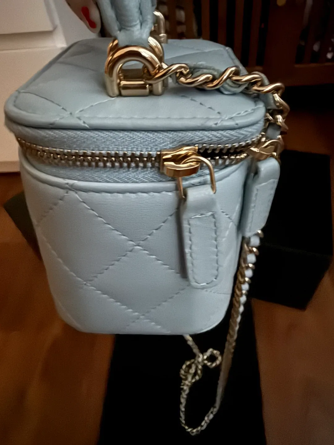 Chanel Vanity Case Light Blue image indicator(3)