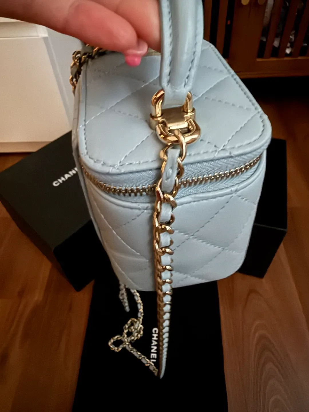 Chanel Vanity Case Light Blue image indicator(4)