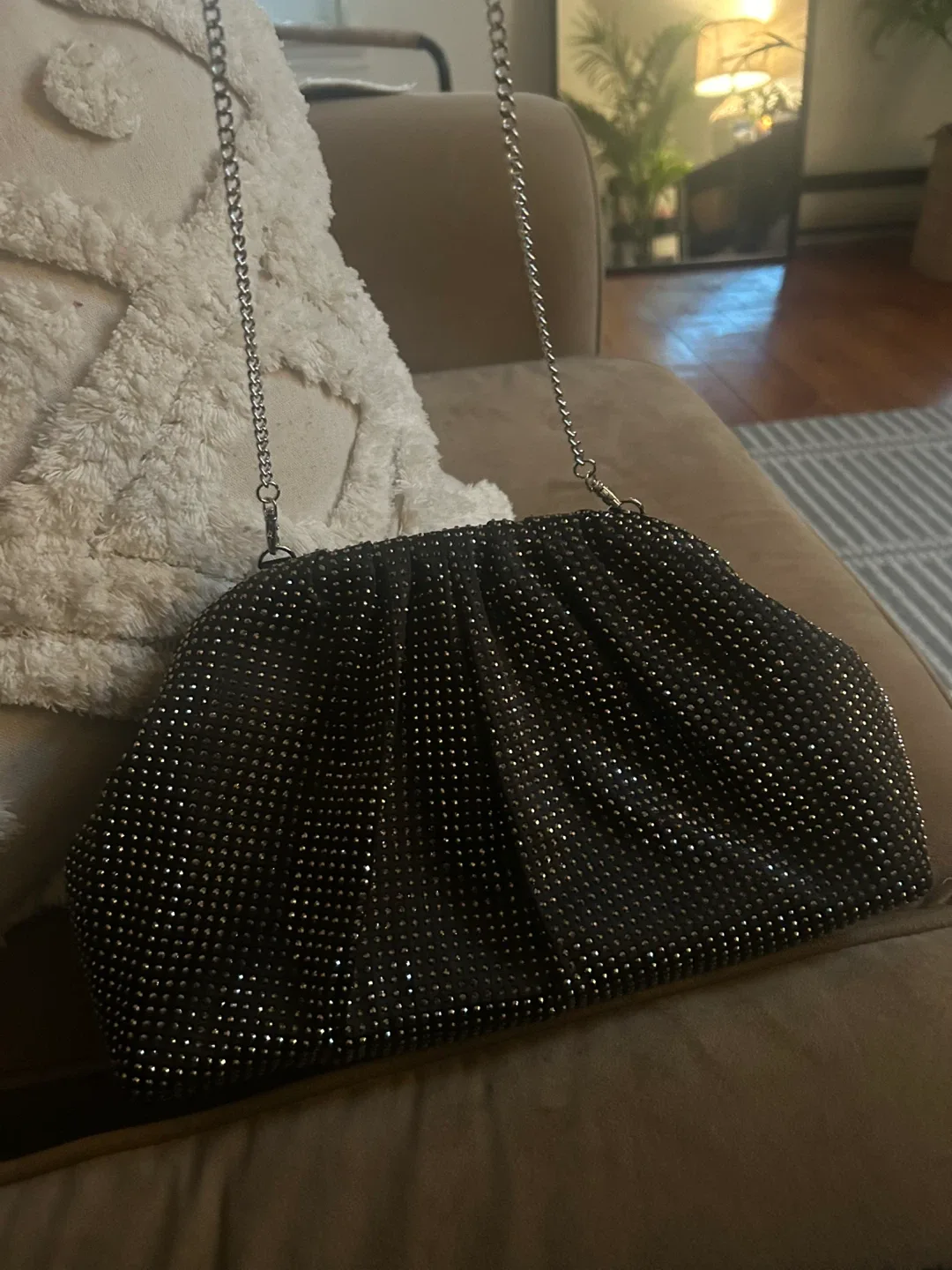 Evernew Sparkly Black Clutch with Chain Strap image indicator(2)